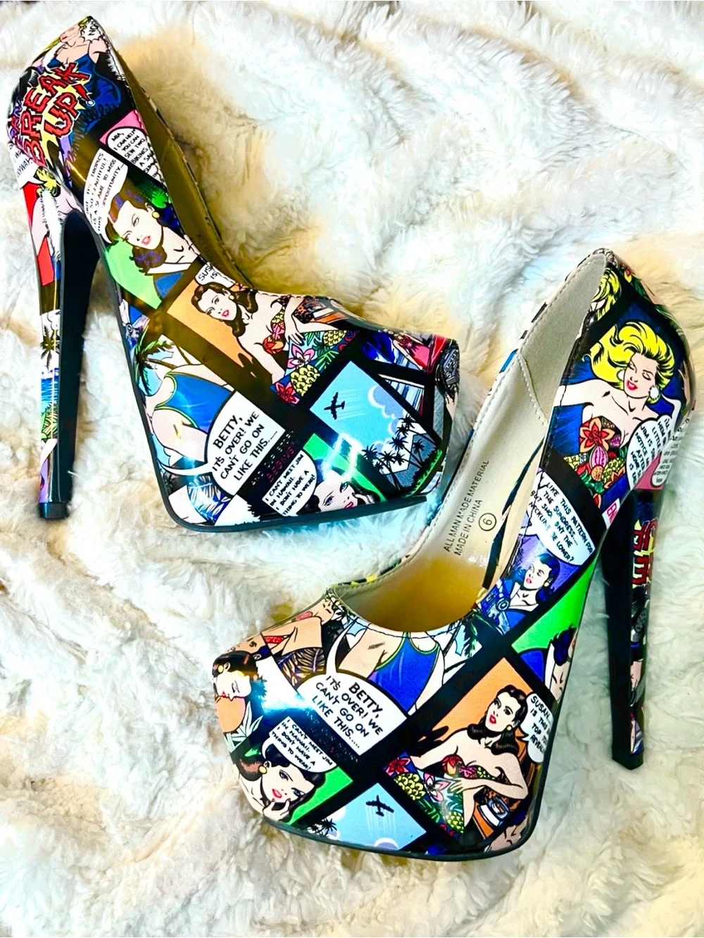 Comic Book Print Patent Leather Stiletto Heel Platform Pumps Size 6 NWT